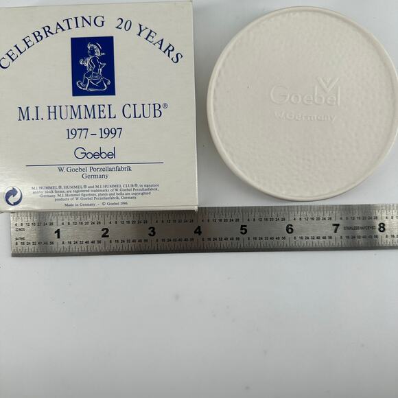M.I. Hummel Club 20th Anniversary Commemorative Set 1977–1997 Goebel Germany - Picture 10 of 10